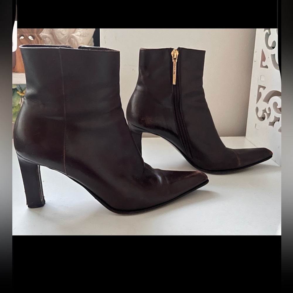Vintage Michel Perry genuine leather brown ankle high heeled booties